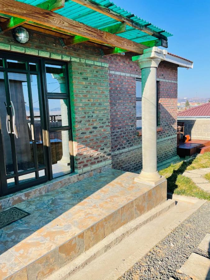Moh Ville Guest House Maseru Esterno foto