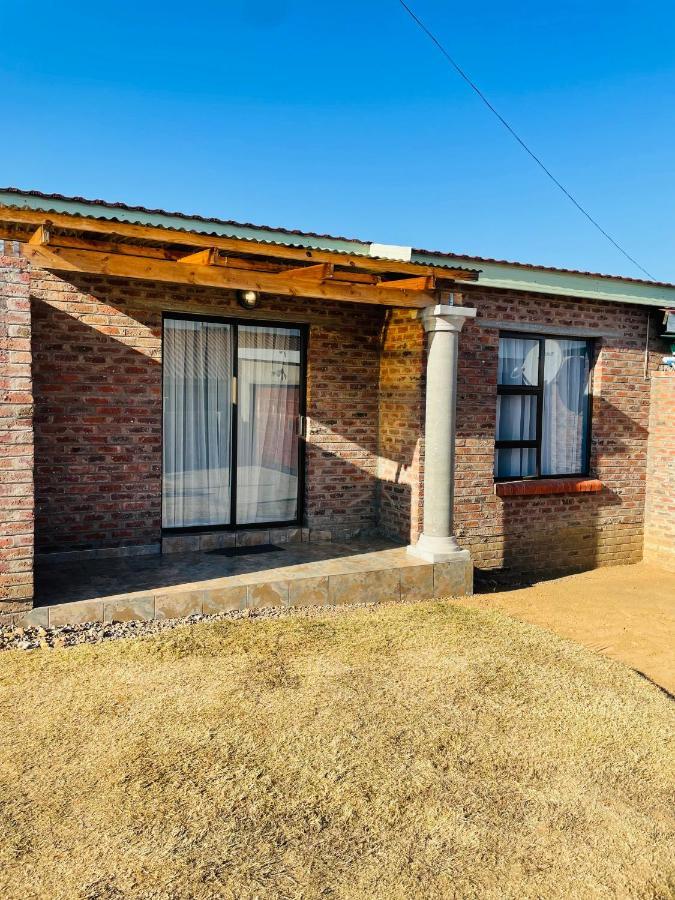 Moh Ville Guest House Maseru Esterno foto