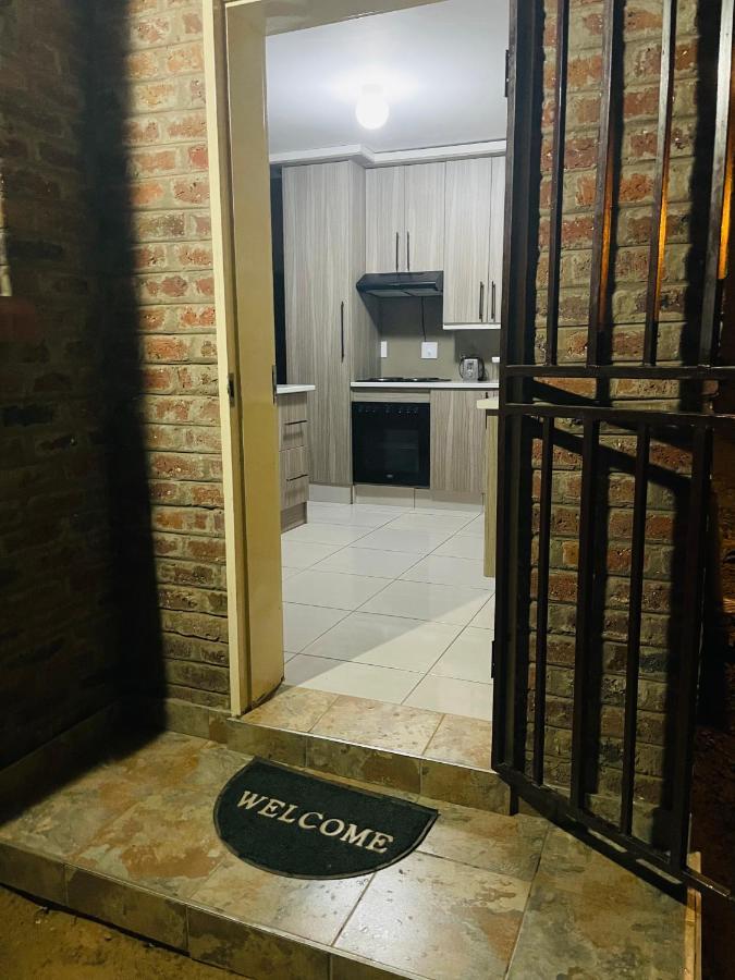 Moh Ville Guest House Maseru Esterno foto
