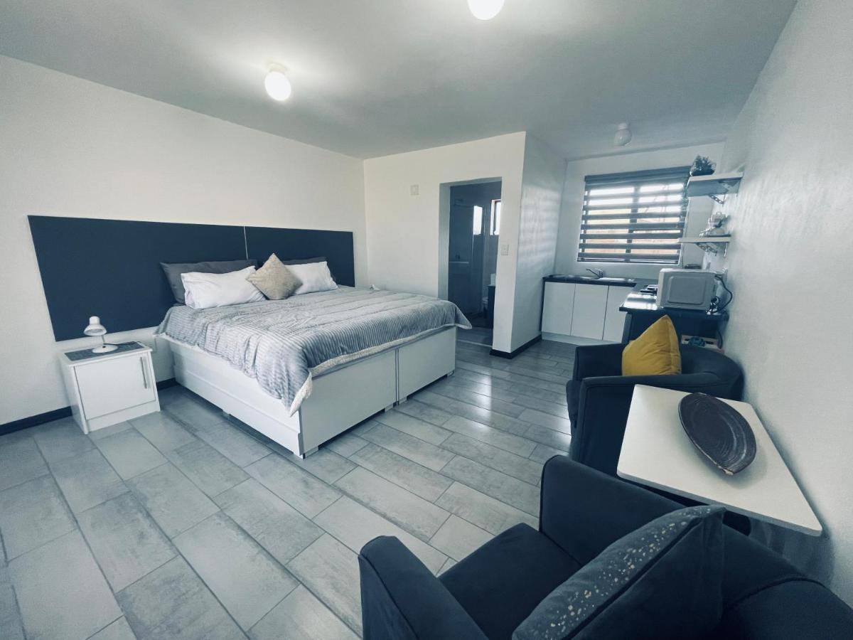 Moh Ville Guest House Maseru Esterno foto