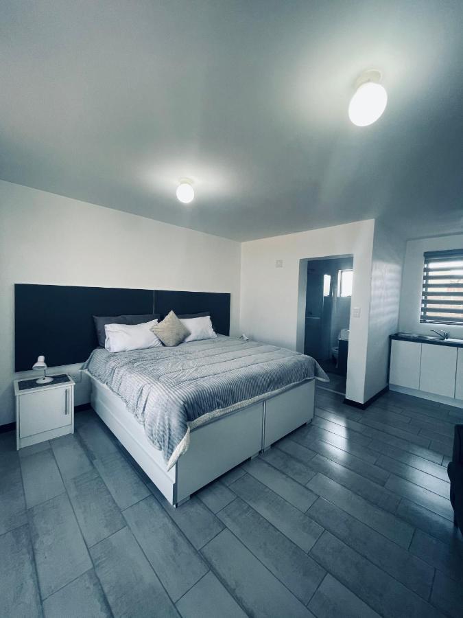 Moh Ville Guest House Maseru Esterno foto