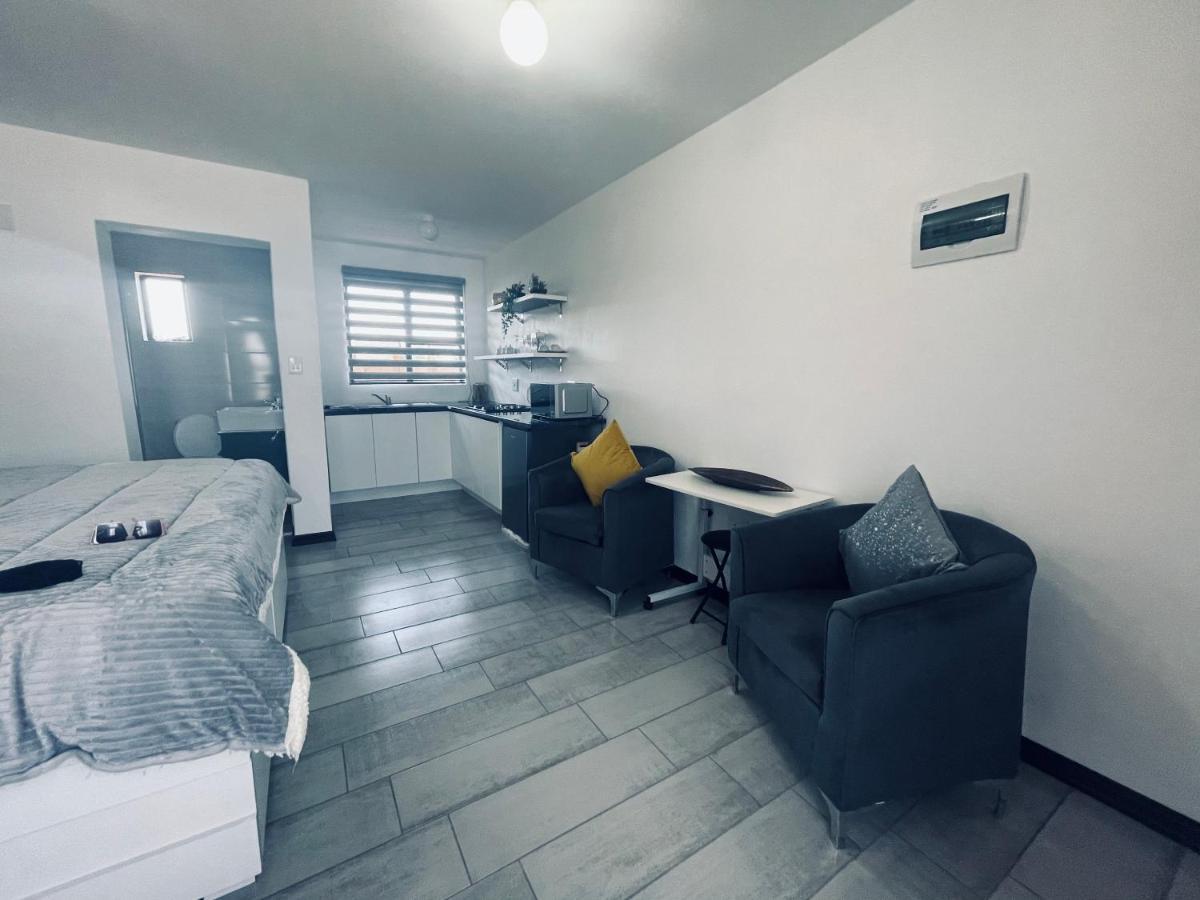 Moh Ville Guest House Maseru Esterno foto