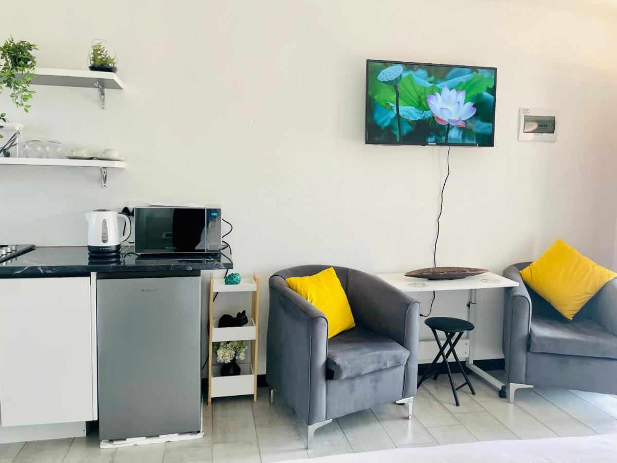 Moh Ville Guest House Maseru Esterno foto
